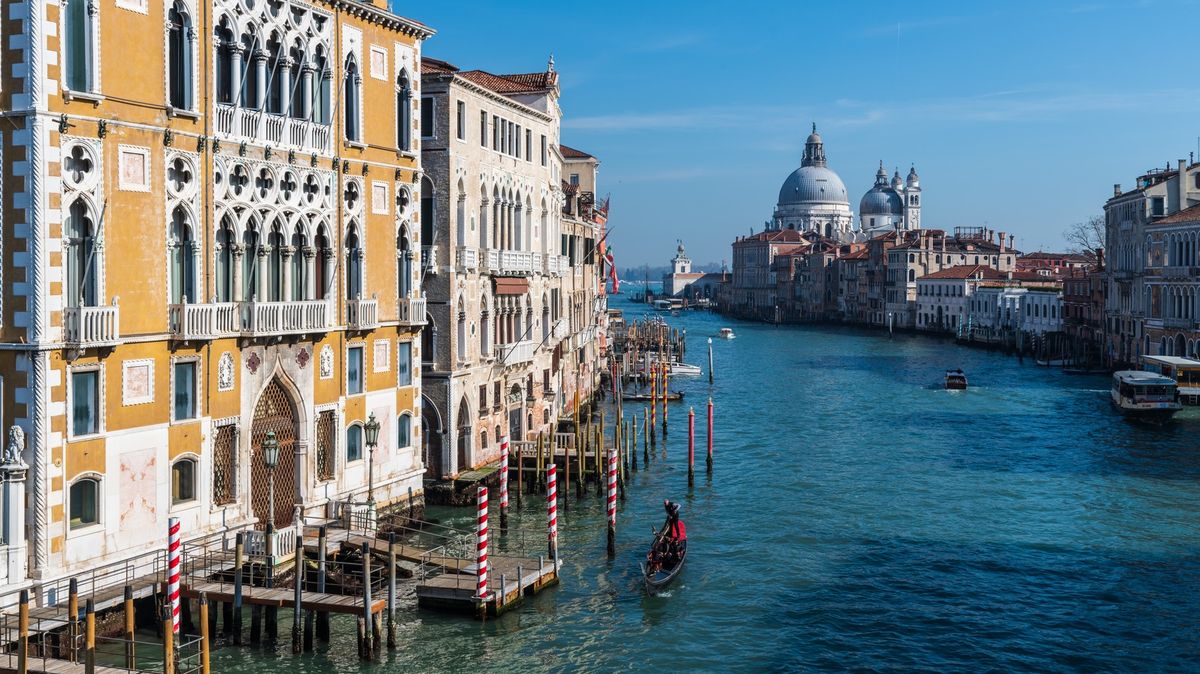 Benátky opět odložily vybírání vstupného od turistů